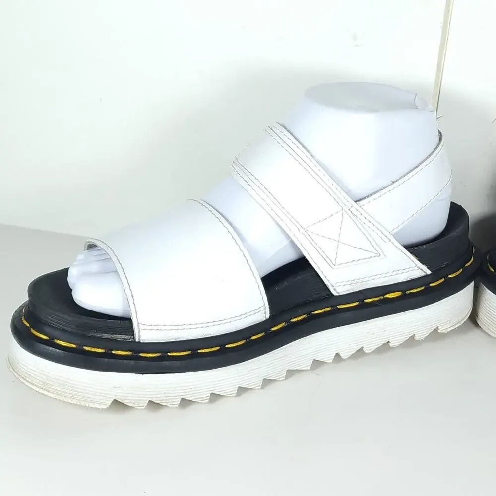 Dr Martens Voss Women's US7 White Hydro Leather Buckle Platform Sandals Shoes - Picture 7 of 16